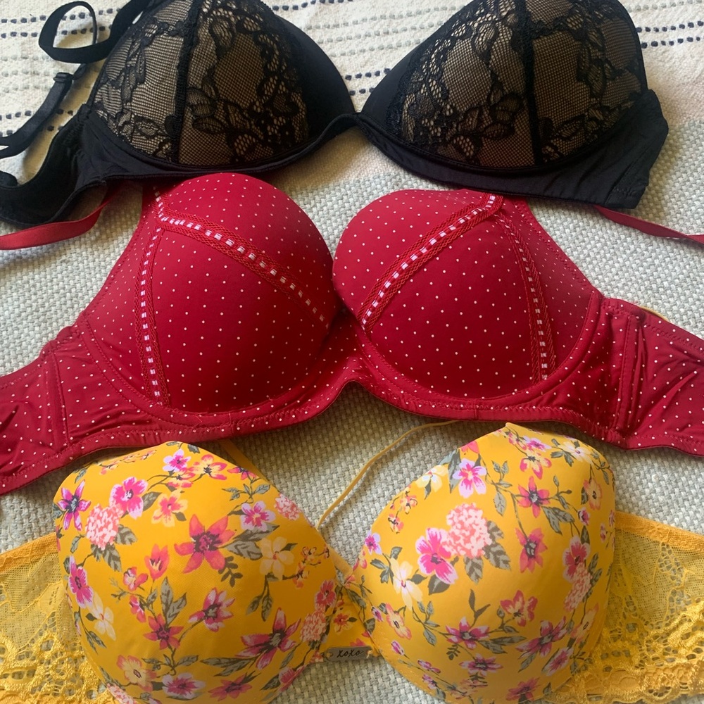 XOXO Black and Red Lace Bras with Underwire Support - Picture 2 of 9